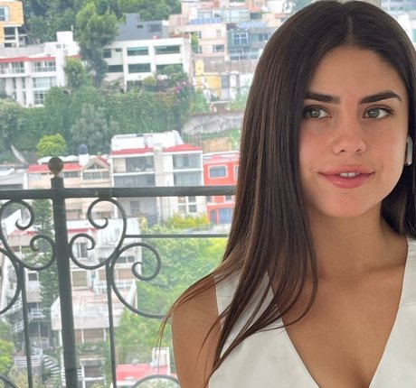 Melissa Leal model free image