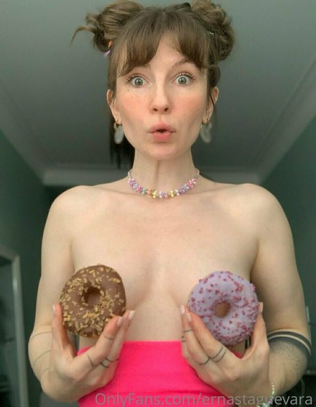 Ernesta Guevara nudes model images