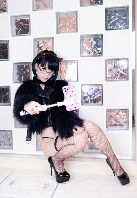 Eri Kitami sexy star img