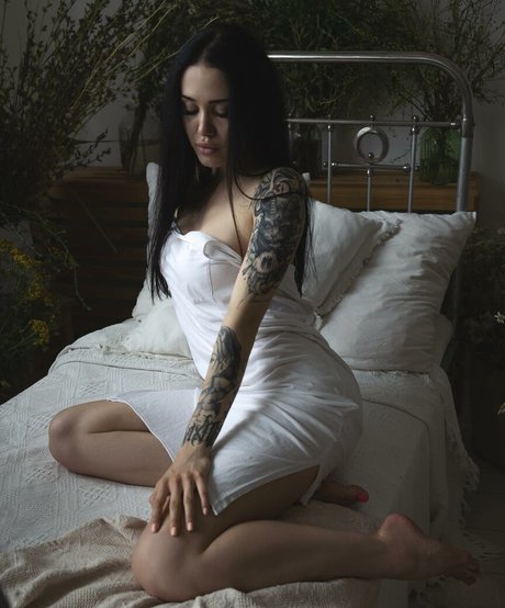 Daria Gurieva sexy model image