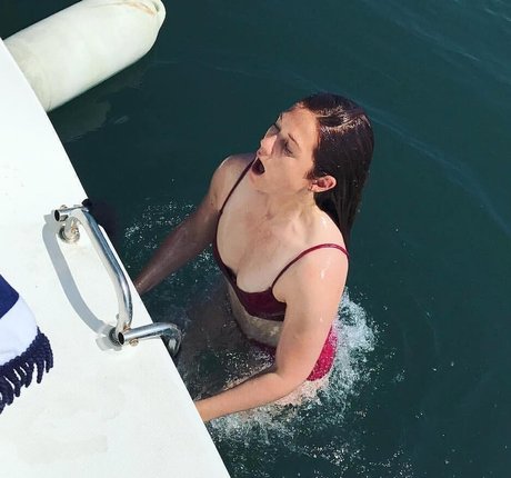 Bonnie Wright sex star photos