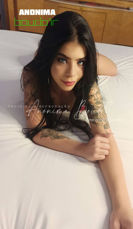 Nanda Vilela model naked picture