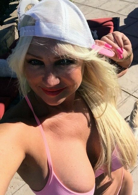 Linda Claridge sexy star photo