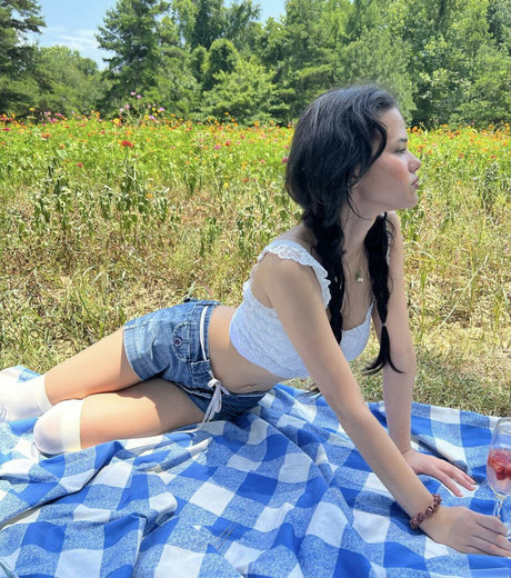 Becaguava model beautiful picture