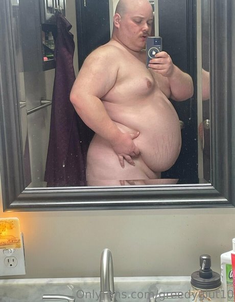 greedyglut10 model naked images