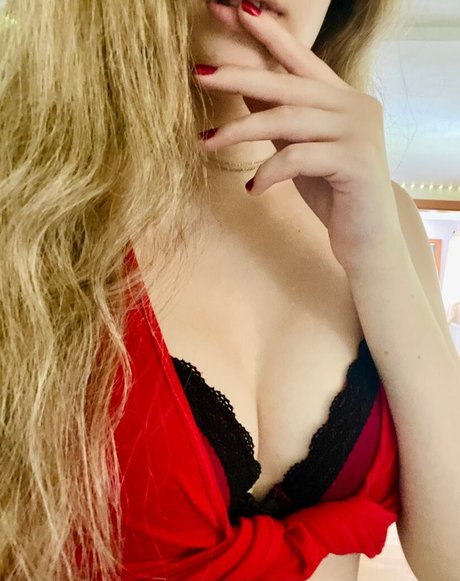 Qtiebuns ASMR star porn images