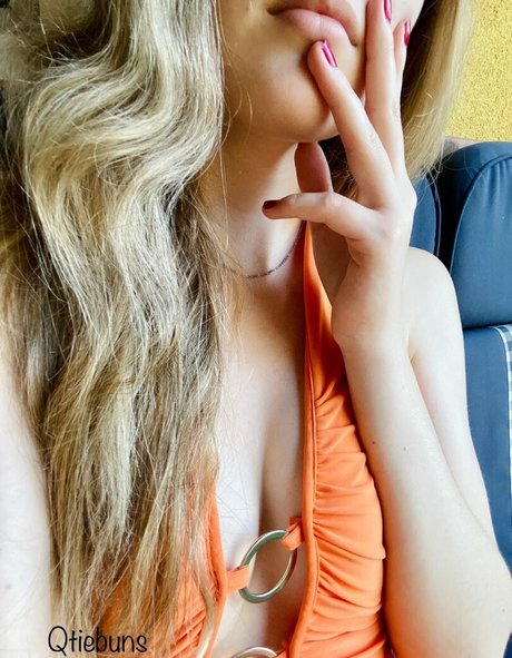 Qtiebuns ASMR erotic star galleries