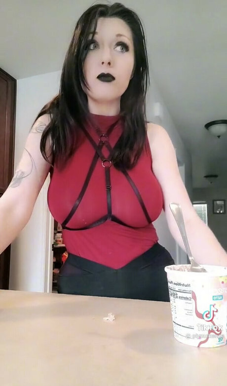 Olivia Plata pornographic model image