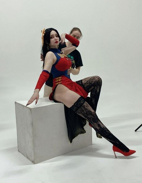 mia green tea nude model photo