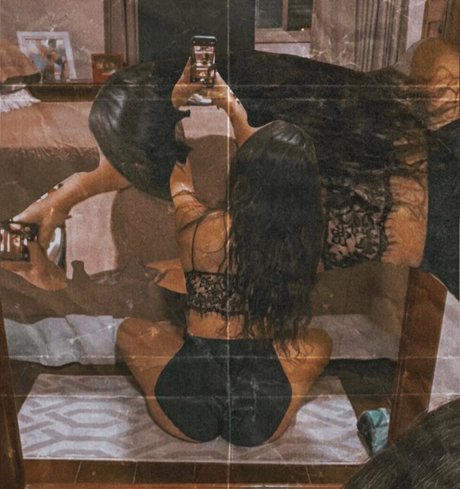 Gabimancinii sexy actress pics