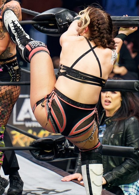 Jaime Hayter nude model photo