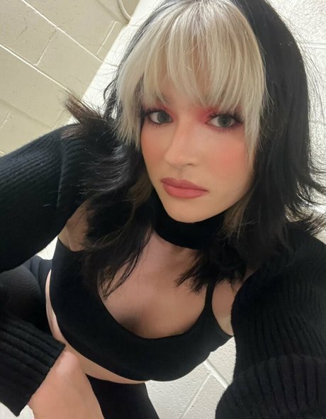 Jaime Hayter model beautiful pics