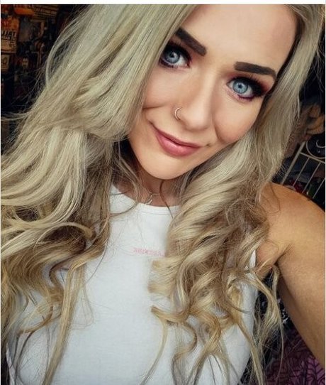 Session Moth Martina free model photo