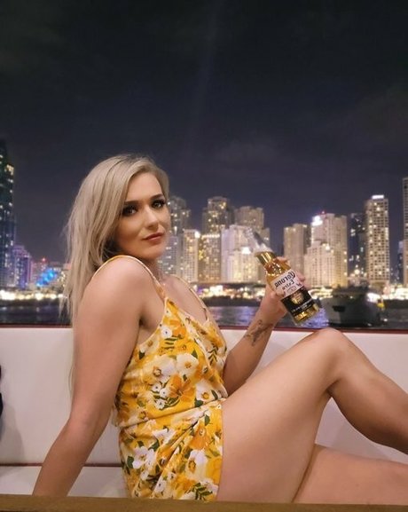 Session Moth Martina model nice images