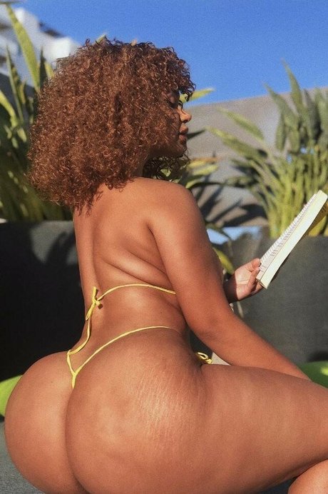 Carmela Habibi star perfect pictures