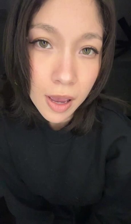 Lily Kawaii top model picture