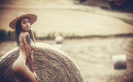 Rikae Crisi hd pornstar pics