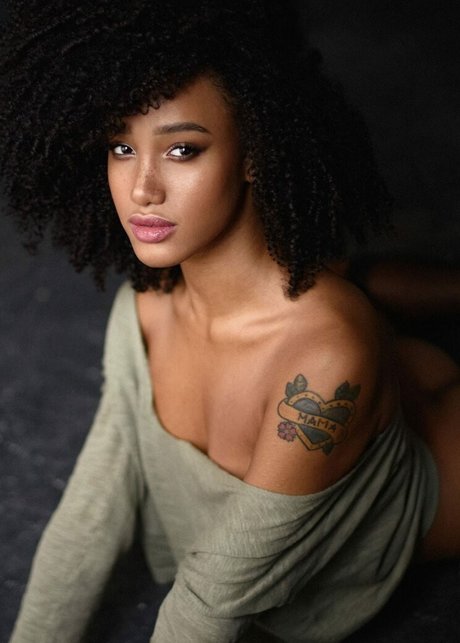 Rikae Crisi xxx pornstar pictures