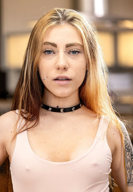 Dalila Dark model porn image