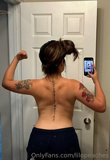 lilopeaches pornstar erotic pic