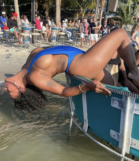 Danielle Sylvester xxx pornstar img