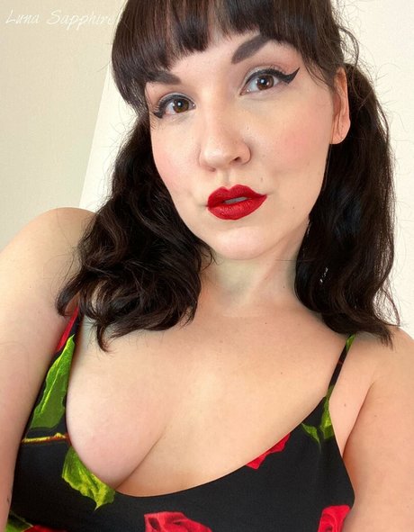 lunasapphire model sexy galleries