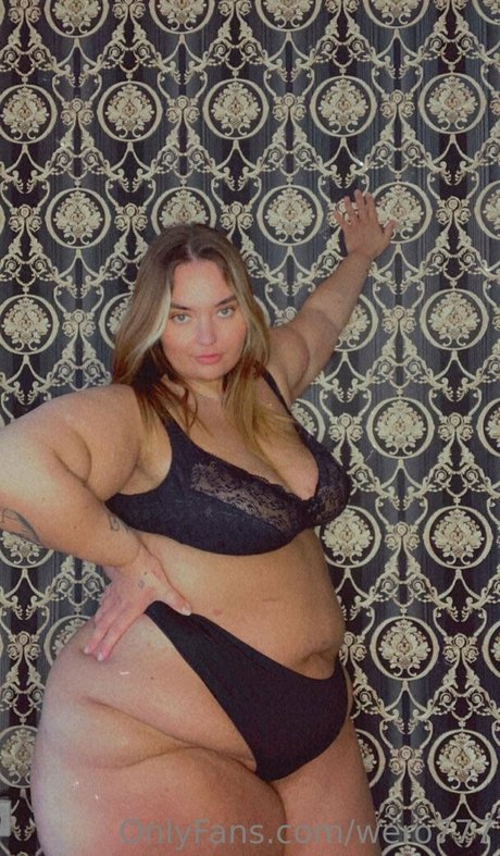 wero777 nude star img