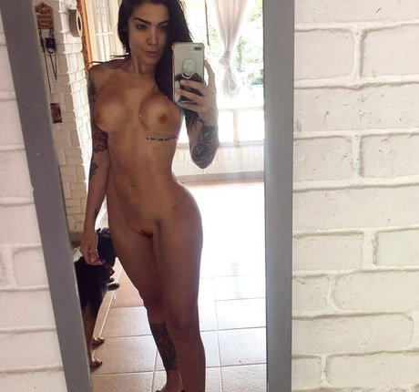 Erika Fernandez star sexy pictures