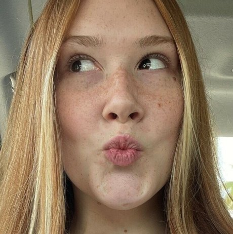 Harper Red perfect star gallery