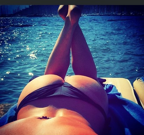 Gym Bunny x model adult pic