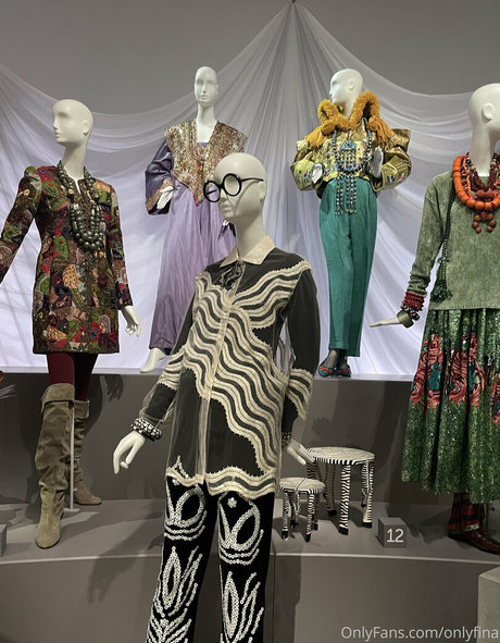 onlyfina naked model image