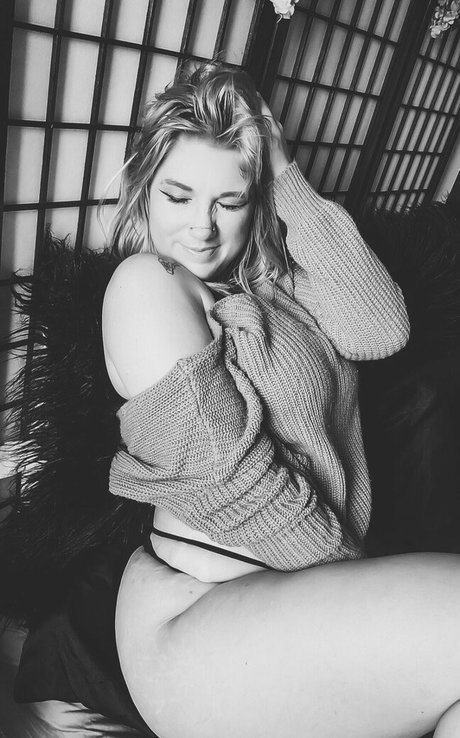 IceRocker erotic star pic