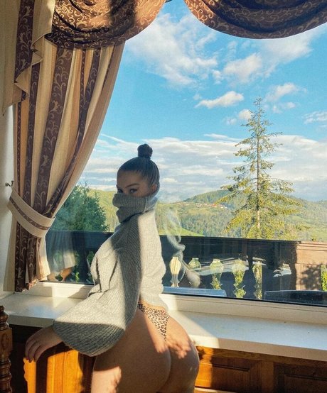 Nika Arven sexy model images