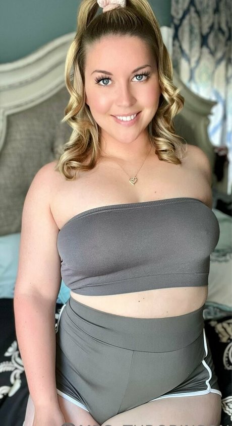 mrs throbinson erotic model img