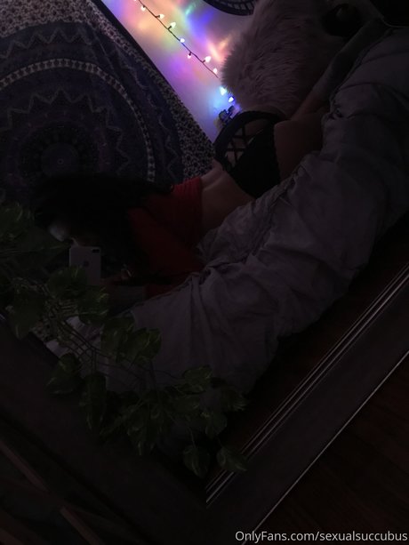 E Gamer Girlfriend beautiful star image