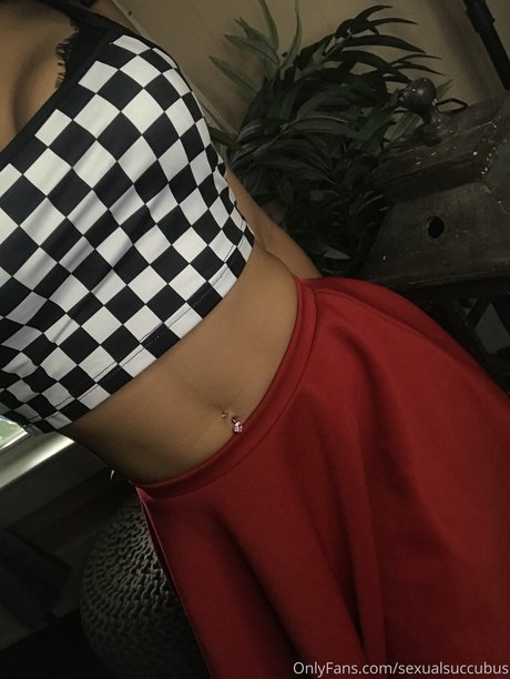 E Gamer Girlfriend model sexy picture