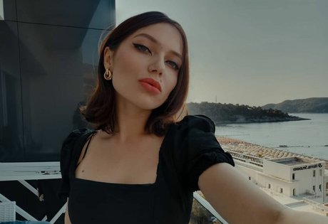 kaylaweaver nude star image