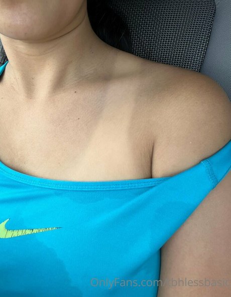 tbhprettybasic pornstar nude photos