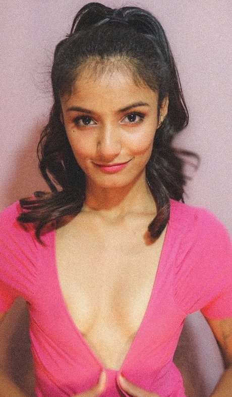 Viva Athena star best photos