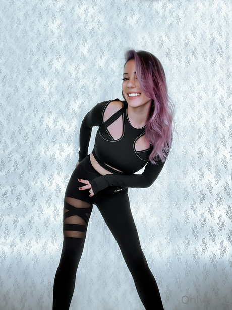 Hannah Ray model adult photos