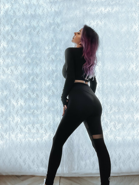 Hannah Ray nudes star galleries