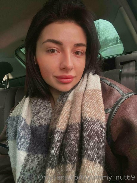 Yummy Nut xxx star photo