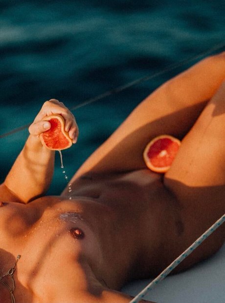 Loowky porn star image