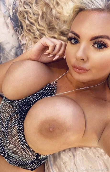 Victorialilyx hot pornstar photos