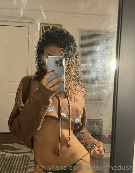 Aliakadir art model archive