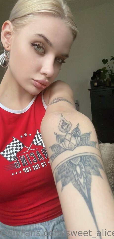 Sweet Aliceee art star gallery