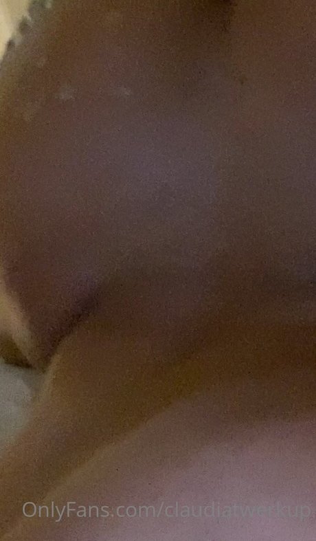 ClaudiaTwerkUp exclusive model photo