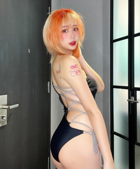 Akaei Ray nude actress picture