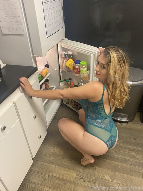 Emily Rainey star art photo