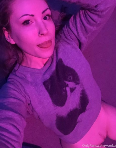 Vonka pretty pornstar img